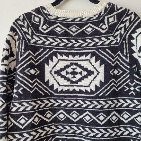 FOREVER 21 Black and Cream Patterned Aztec Navajo Crew Neck Sweater Size S - Picture 6 of 10